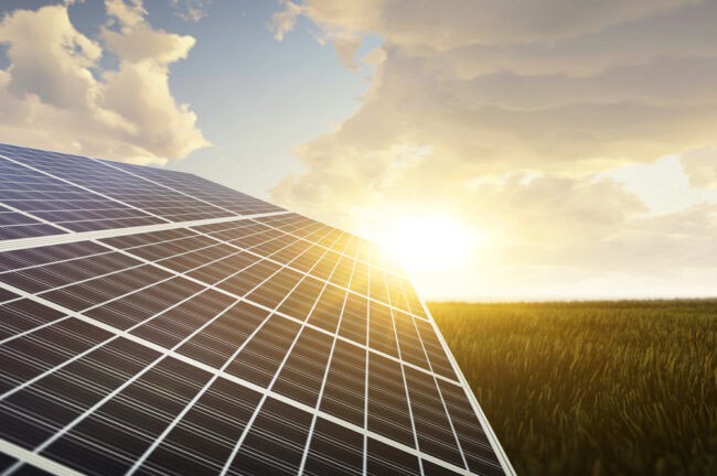 Como a energia solar pode reduzir os custos operacionais de uma empresa